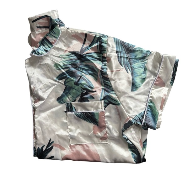 SHEIN satin Tropical Leaf Print pajamas with shorts - Picture 2 of 3